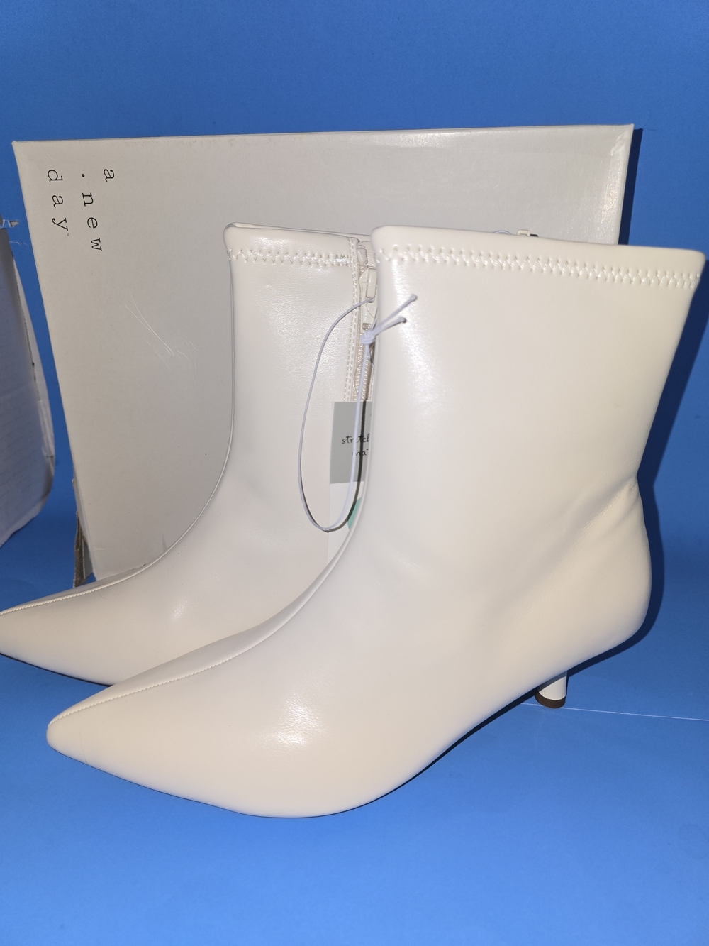 🤍 A New Day Lonnie Boots 8.5 White Pointed Toe Kitten Heel NEW 🤍
